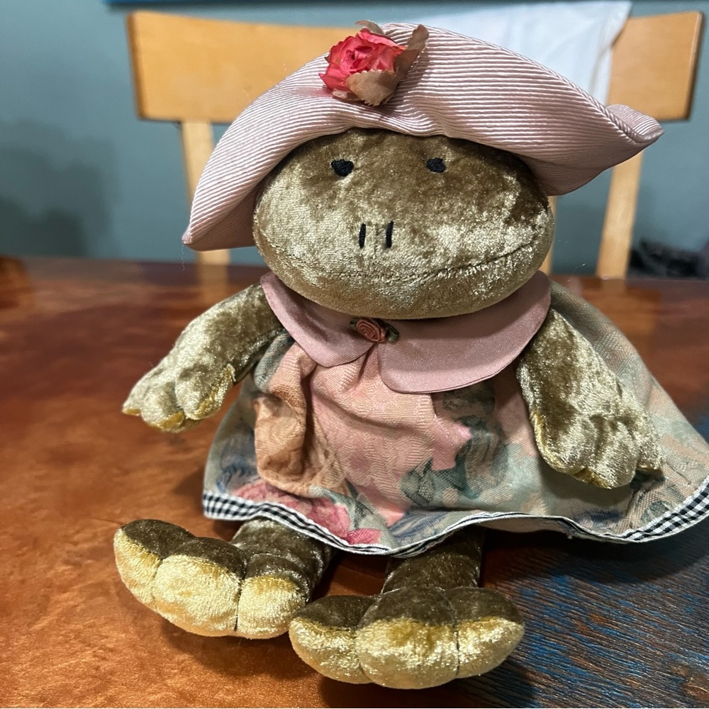 VTG Russ Berrie Florissa Velvet Plush Frog floral tapestry dress Blossom Hat new